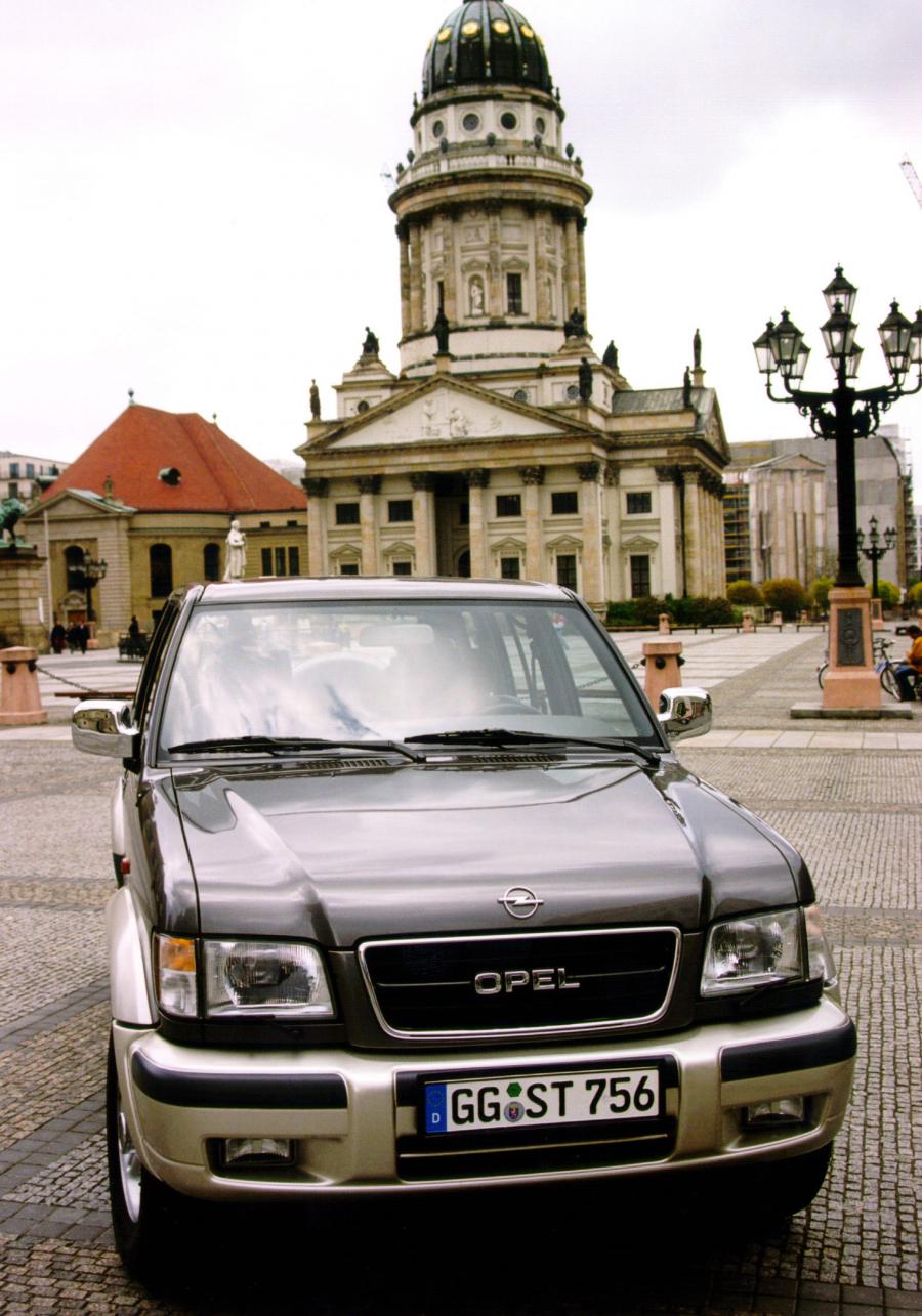  Opel Monterey 3.5 V6 Limited 1998 года  (фото 25 из 36)